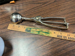 VTG Antique Gilchrist No. 30 Wood Handled Ice Cream Scoop Size 20