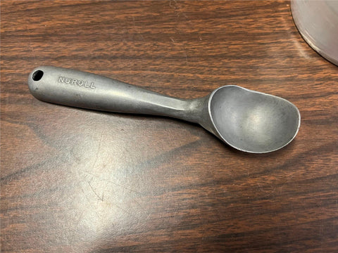 Vintage 1950’s Nuroll Colonial Ice Cream Scoop Cast Aluminum Maumee Ohio 7.25"