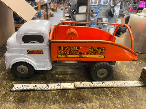 Vtg 50's Structo Toy Tow Wrecker Truck Toyland Garage Metal Wind Up 11"  Service