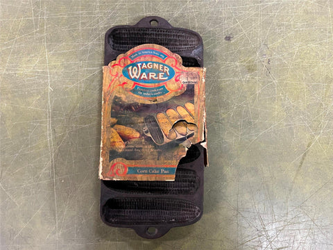 VTG NOS Made In USA Wagner Ware Cast Iron Corn Bread Cake Pan