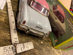 Voiture Buick Standard White w/ Pink Roof Sedan Friction Powered Toy Car w/ box