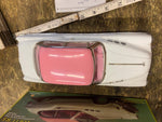 Voiture Buick Standard White w/ Pink Roof Sedan Friction Powered Toy Car w/ box