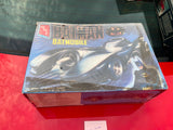 Vtg AMT/ERTL 1989 Batmobile movie Car 1/25 Scale Model Kit 6877 Sealed!