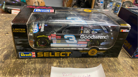 Dale Earnhardt Oreo/Goodwrench 2001 Monte Carlo 1:24 die cast by Revell