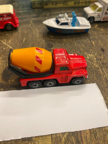 Vtg 1976 Matchbox Heavy Equipment toy Cement Truck no 19