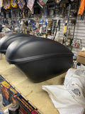 OEM Hard Saddlebags Harley Nostalgia Heritage Softail Fatboy 08^ NOS FLST lock