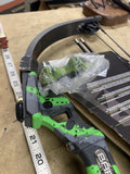 Barnett Tomcat 2 Youth Compound Bow Right Hand Black Green Arrows 17-22Lb Green