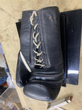 Winning Boxing Glove autographed former heavyweight contender Brian minto Cased