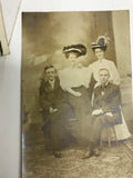 LOT OF 3 OLD PHOTOS FAMILY ARCHITECTURE POST CARDS