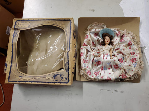 Vtg Dolls of the world The Aristocrat of Character Dolls 627 Miss April Showers