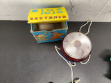 MISCELLANEOUS LOT OF YO-YO, YATMING TRUCK, SALT/PEPPER SHAKERS AND MUCH MORE