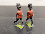VTG BRITAINS DEETAIL LTD TOY BRITISH SOLDLIERS WEARING BUSBY HATS & CARRYING GUN