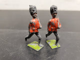 VTG BRITAINS DEETAIL LTD TOY BRITISH SOLDLIERS WEARING BUSBY HATS & CARRYING GUN