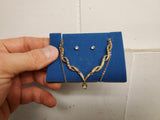 Avon Women's Set of Necklace W/Faux Diamond Pendant & Faux Diamond Earrings VF!!