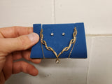 Avon Women's Set of Necklace W/Faux Diamond Pendant & Faux Diamond Earrings VF!!
