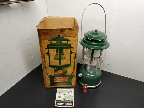 Vtg Coleman Two-Mantle Floodlight Green Lantern 220F195 Original Box VF Cond.