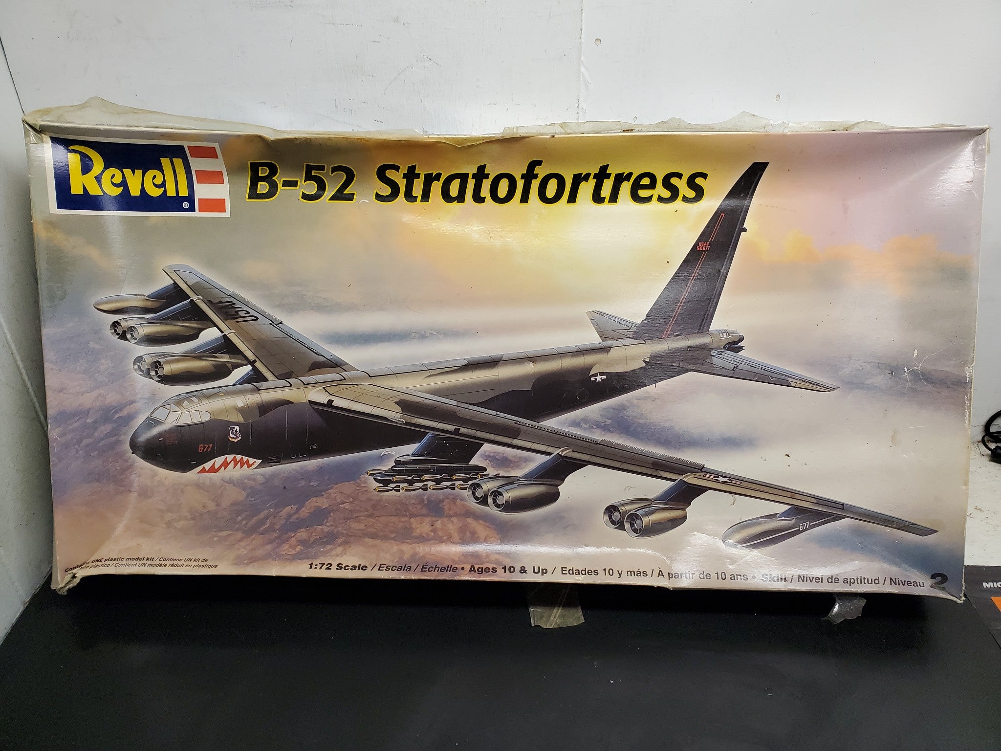 MONOGRAM B-52 STRATOFORTRESS プラモデル s-l400.jpg