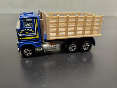 Vtg Hot Wheels 1981 Sunset Trucking Mattel Malaysia Diecast Bed of Truck Moves
