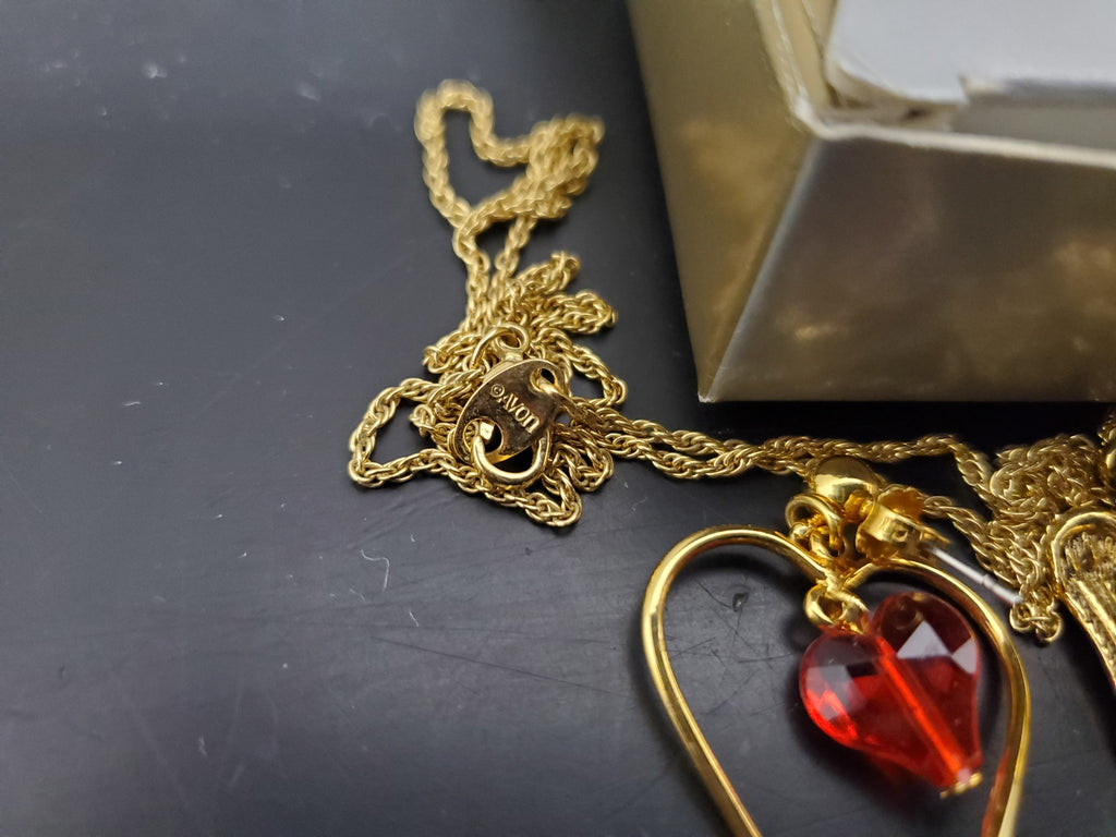 Avon gold hot sale heart necklace