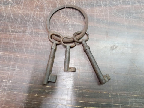 Vtg Cast Iron Keys & Ring Skeleton Jail-Prison Antique Unique Decorative Rustic