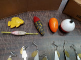 Vtg Shakespeare Fishing Reels Split Sinkers Assorted Bobbers & Spinner Lures 32