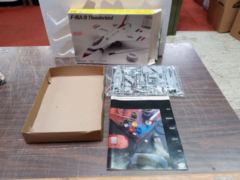 Vtg 1990 F-16A/B USAF Thunderbird Aircraft Model Kit Testors Italeri 1/72 Scale