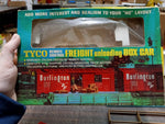 Vtg Tyco HO Scale Freight Unloading Box Car Burlington No Remote Control Train