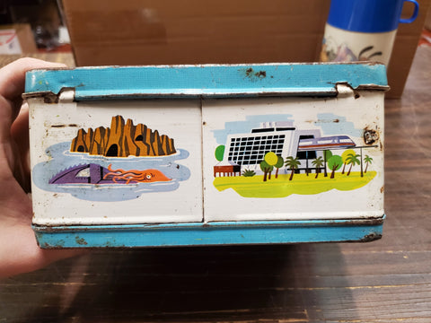 Vintage Aladdin Walt Disney World Metal Lunch Box W/ Lookout Peak