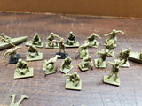 Vtg AIRFIX WWII British Commandos HO/OO Scale Model Kit 24 Pieces Collectible