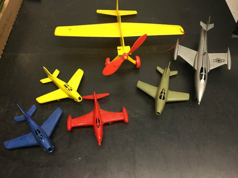 Vinatge lot of 6 plastic airplanes usaf mustang,pyro,wannatoys army,airforce