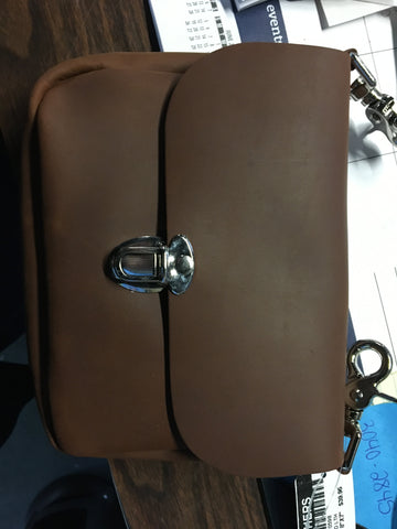 DISTRESSED BROWN LEATHER CLIP POUCH 002100