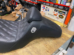 Saddleman SDC Step Seat Up Harley Dyna 2006^ Pro Series FXD Gripper Gelcore FXDB