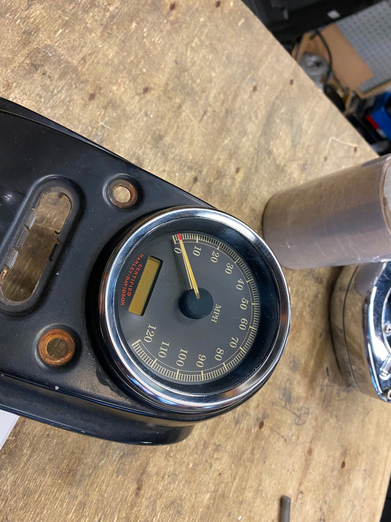 Dash Gas Tank Speedometer Cover Harley Dyna Low Rider FXDLI 2006^ OEM ...
