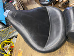 Mustang Seat Wide Touring Solo Pad Harley Heritage Softail Fatboy 2000-2007 FXST