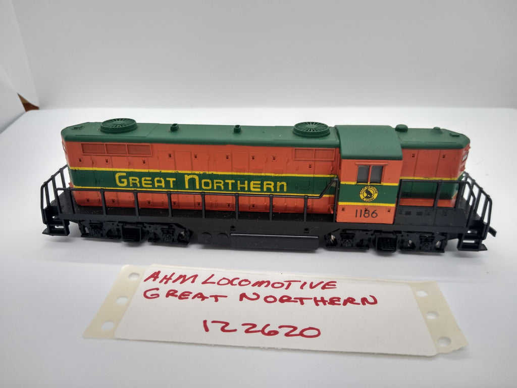 VINTAGE COLLECTIBLE AHM TEMPO 2024 TRAIN MADE IN YUGOSLAVIA