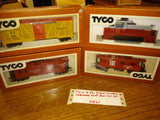 Vtg TYCO 4 Pc Lot Diesel Santa Fe Switcher Caboose Box Car Railroad Train Toy