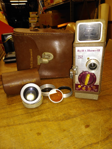 Vtg Bell & Howell 252 8mm Working Wind Up Movie Camera Undeveloped Film Inside!