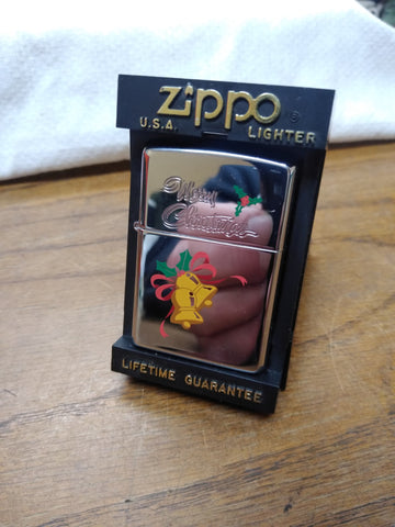 Vtg 1997 Zippo MERRY CHRISTMAS Jingle Bells and Holly Unfired Cigarette Lighter