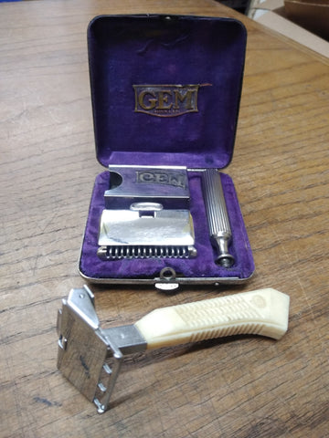 Vtg GEM Single Edge 2 Piece Safety Travel Razor Lot With Case Blade Bank Nice!