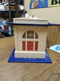 Lionel 115 City Passenger Stop Station Illuminated Steel Accessory Train Display