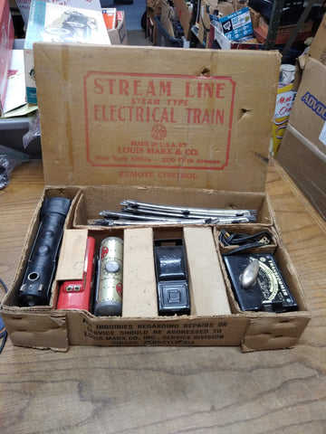 Vtg LOUIS MARX CO Stream Line Steam Type Electric Train Model #8995 Original Box