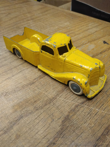 Vtg Tootsietoy Yellow Pickup Truck Cast Iron Pressed Metal Die Cast White Tires