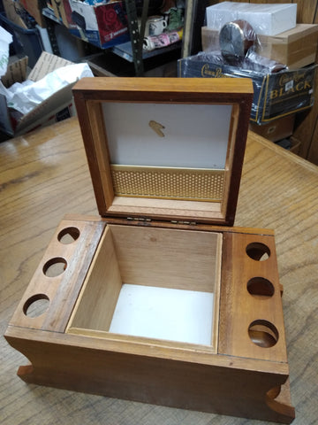 Vtg. Decatur Ind. Inc. Walnut 6 Tobacco Pipe Stand With Cedar Lined Humidor
