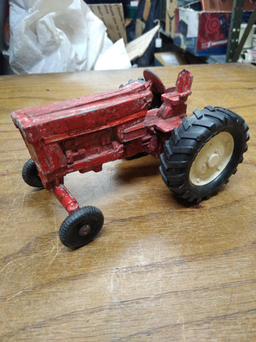 Vtg ERTL INTERNATIONAL Red Farm Tractor Die Cast Metal Good Shape!