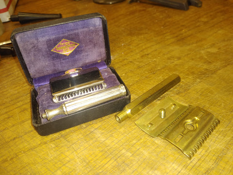Vtg 2 Piece Razor Lot Gem Travel Razor w/Box Unbranded 3 Piece Brass Comb Razor