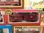 Vtg Life Like Tyco HO Gauge 5 Pc Train Car Lot Search Light Reefer Tank Box Cars