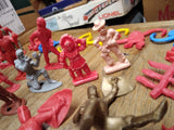 Vtg 67 Piece Assorted Plastic Toy Soldier Lot Army Knights Romans Cowboy Indians