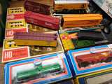 Vtg 10 Piece HO Scale Train Car Lot TM Train Miniature AHM Model Power Athearn