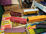 Vtg 10 Piece HO Scale Train Car Lot TM Train Miniature AHM Model Power Athearn