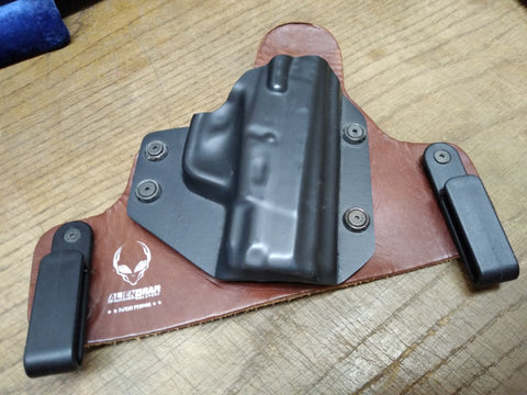 Alien Gear Leather Cloak Tuck Hand Gun Holster Glock Conceal Carry Good Shape!
